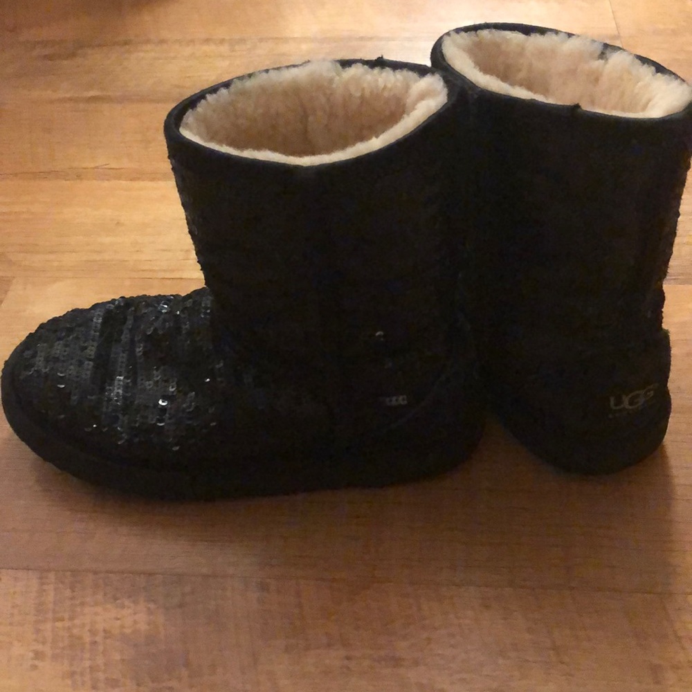 Little girl size 1 Ugg boots black sequins